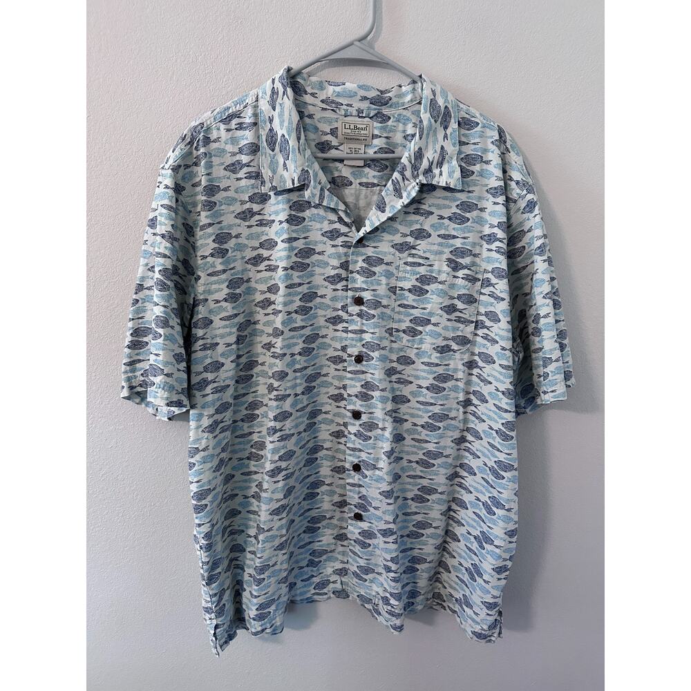 LL Bean Men's‎ Slightly Fitted Button Up Shirt Short Sleeve Fish Print Size XL